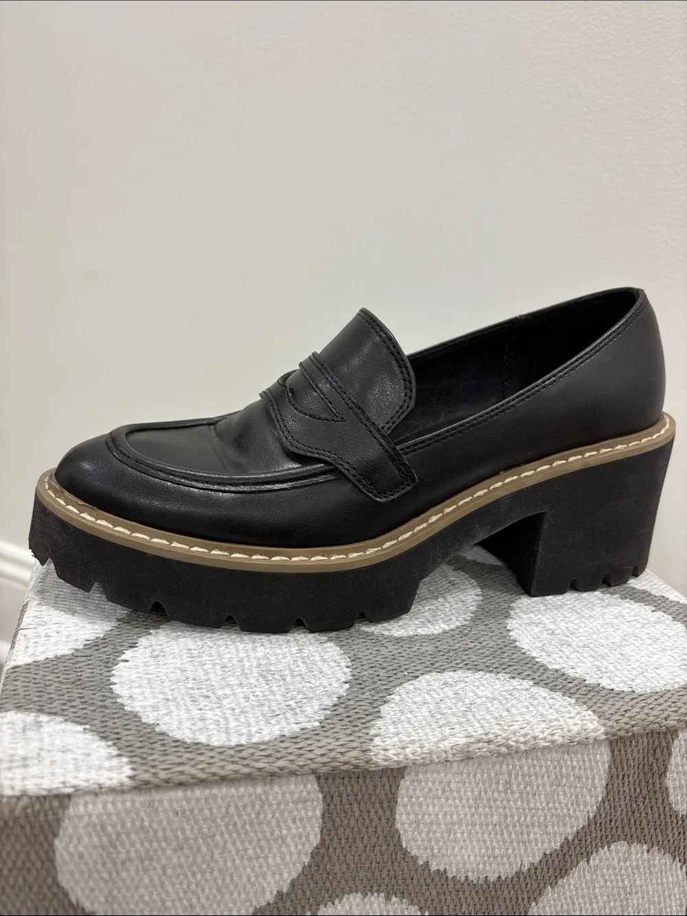 DV by Dolce Vita Tammy Black Chunky Lug Sole Penny Loafers Platform 7.5